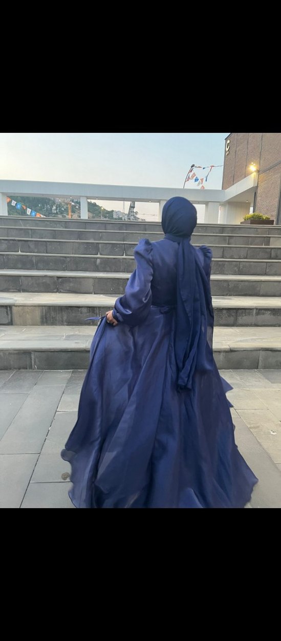 Uzun Lacivert Tesettür Abiye - Görsel 2