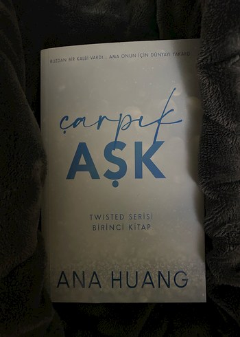 Ana Huang - çarpık aşk