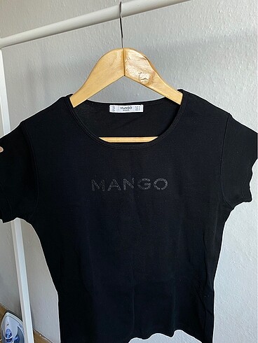 mango yazılı tshirt