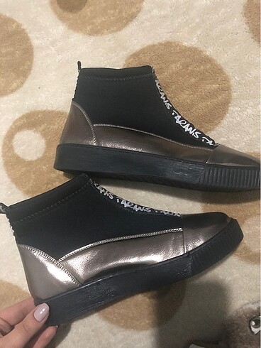 Zara Çoraplı spor ayakkabı
