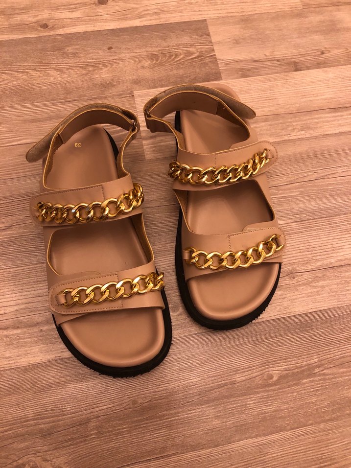 Lutvelizade Zincir Detaylı Platform Topuklu Kadın Sandalet - Görsel 3