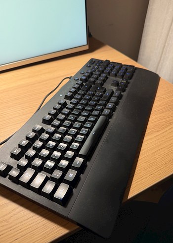 Logitech G213 Oyun Klavyesi - Görsel 2
