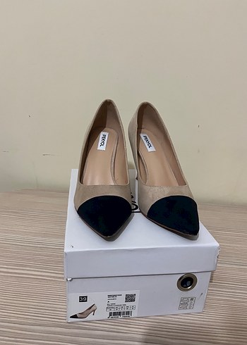 Bej Siyah Süet Topuklu Kadın Stiletto