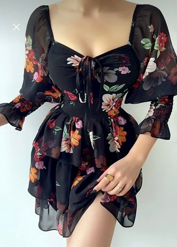 Çiçek Desenli Siyah Katlı Mini Elbise - Görsel 2