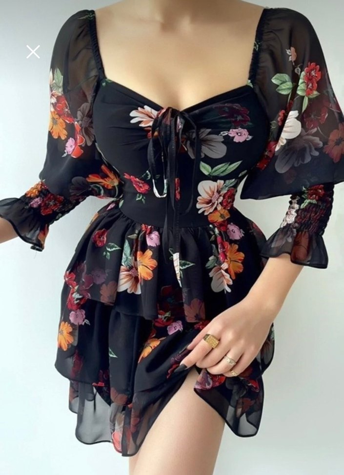 Çiçek Desenli Siyah Katlı Mini Elbise - Görsel 2