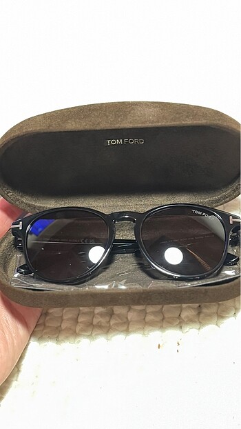 Tom Ford Tom ford güneş gözlüğü orijinal ve sıfır kullanılmadı