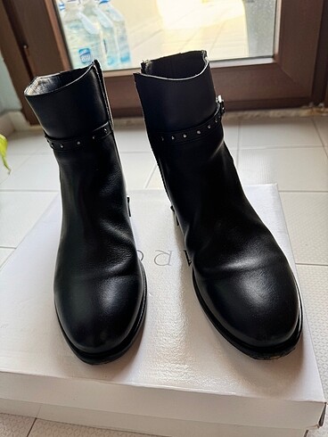 Yargıcı kadın çizme bot 41 numara 2 kez mülakata giderken giydim - Görsel 5