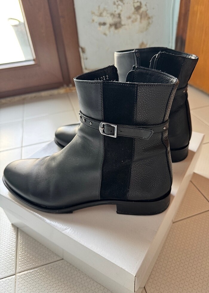 Yargıcı kadın çizme bot 41 numara 2 kez mülakata giderken giydim - Görsel 2