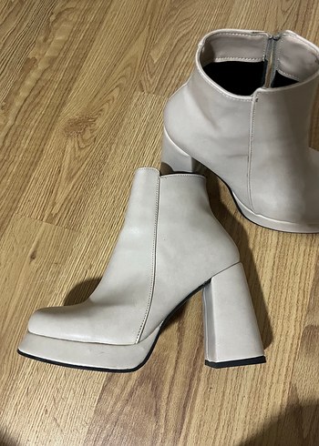 American Vintage Beyaz Deri Platform Topuklu Kadın Bot