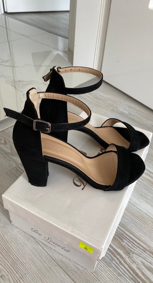 Klasik Siyah Süet Tokalı Topuklu Ayakkabı - Görsel 2