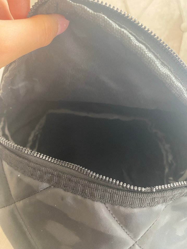 Siyah Kapitone Kadın Sırt Çantası - Görsel 3