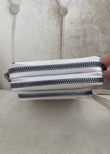 Kadın Beyaz Deri Fermuarlı Çapraz Çanta - Görsel 2