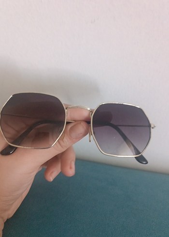 Beden Bej Çerçeveli Gri Tonlu Kadın Güneş Gözlüğü