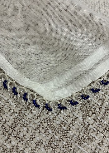 Boncuk Oyalı Beyaz Tülbent - Görsel 2