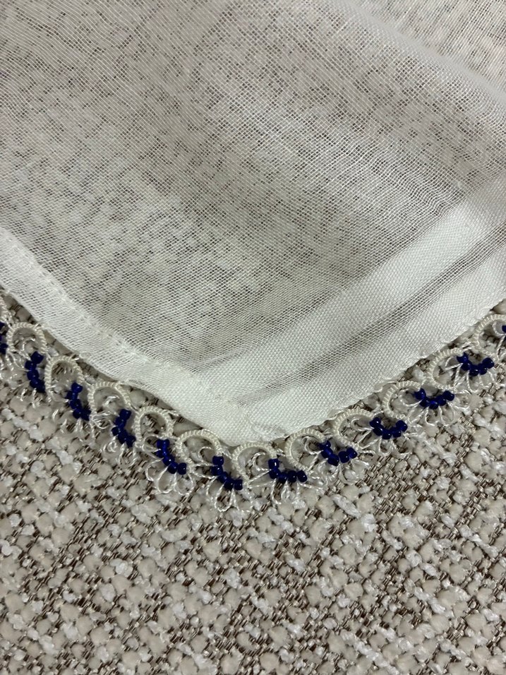 Boncuk Oyalı Beyaz Tülbent - Görsel 2