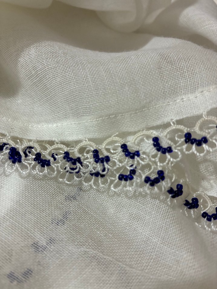 Boncuk Oyalı Beyaz Tülbent - Görsel 4