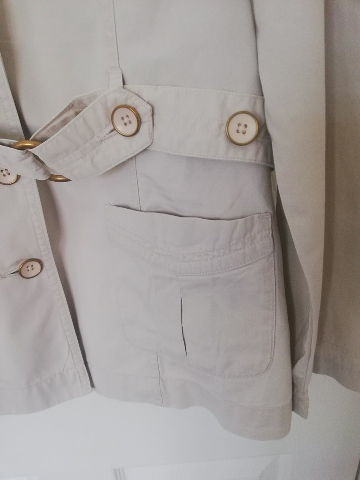 Bej Düğmeli Kadın Ceket - Görsel 4