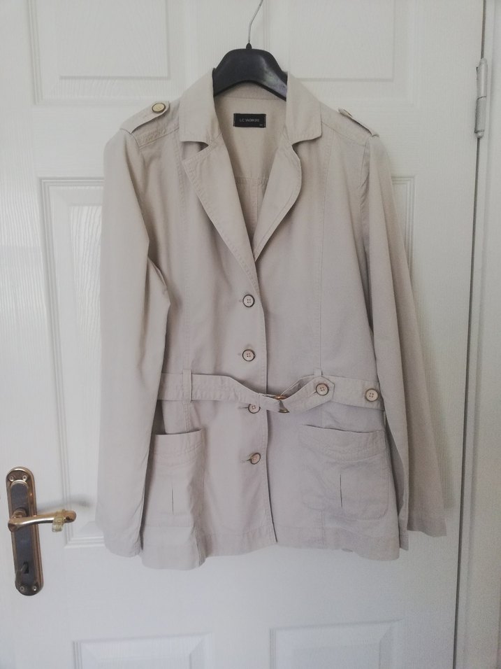 Bej Düğmeli Kadın Ceket - Görsel 5