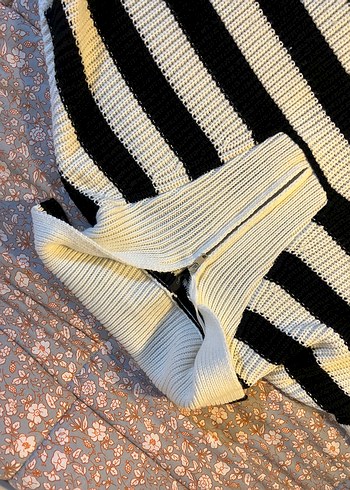 Zebra Desenli Kısa Fitilli Kadın Kazak - Görsel 3