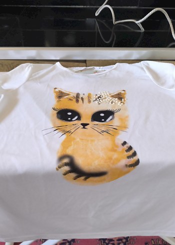 Bohem Tarz Beyaz Kedi Baskılı Tişört