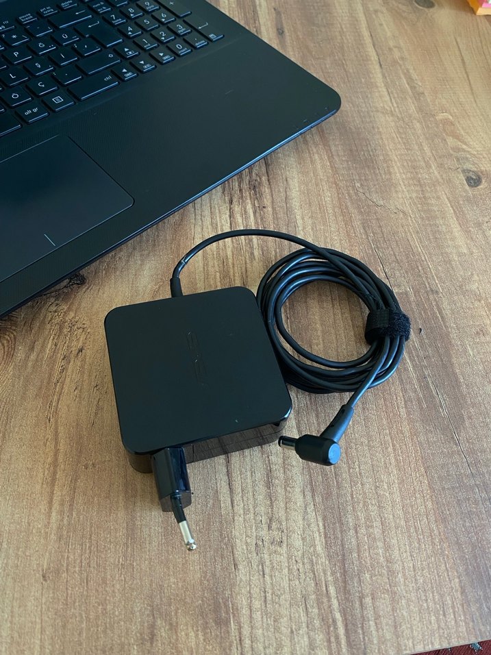 Siyah Asus Laptop - Görsel 4