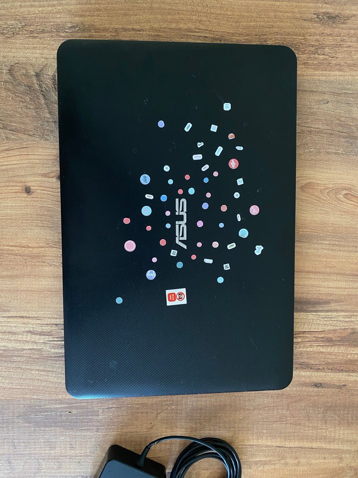 Siyah Asus Laptop - Görsel 3