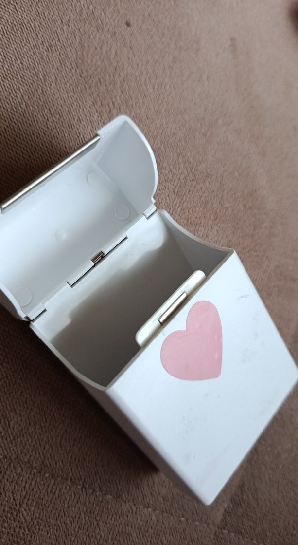 Pembe Kalp Detaylı Beyaz Blush - Görsel 2