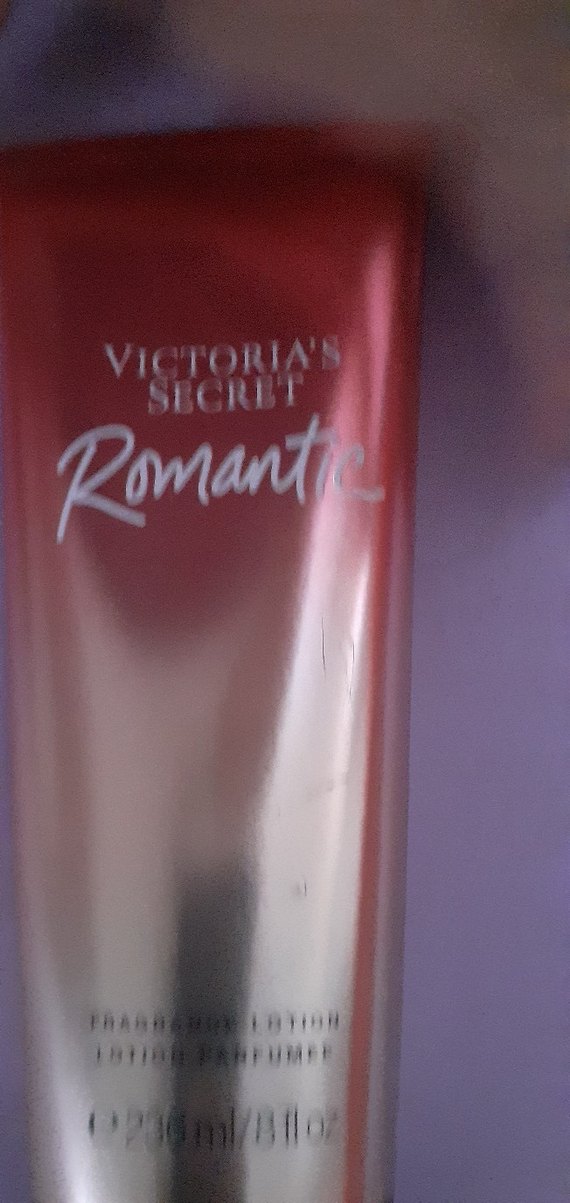 Victoria's Secret Romantic Parfümlü Vücut Losyonu 236 ml - Görsel 2