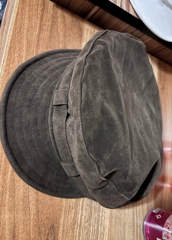 Düğmeli Kahverengi Süet Kadın Şapka - Görsel 2