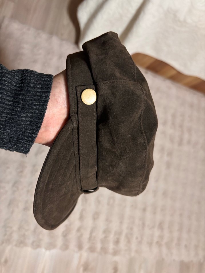 Düğmeli Kahverengi Süet Kadın Şapka - Görsel 3