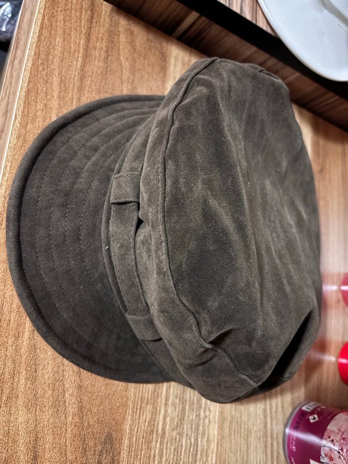 Düğmeli Kahverengi Süet Kadın Şapka - Görsel 2