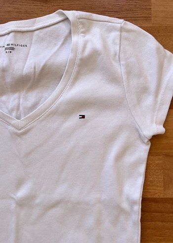 Tommy Hilfiger Tommy Hilfiger Beyaz V Yaka Keten Kadın Tişört