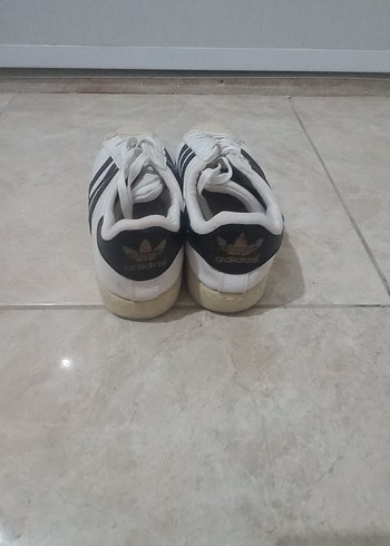 36 Beden Beyaz Siyah Çizgili Kadın Spor Ayakkabı
