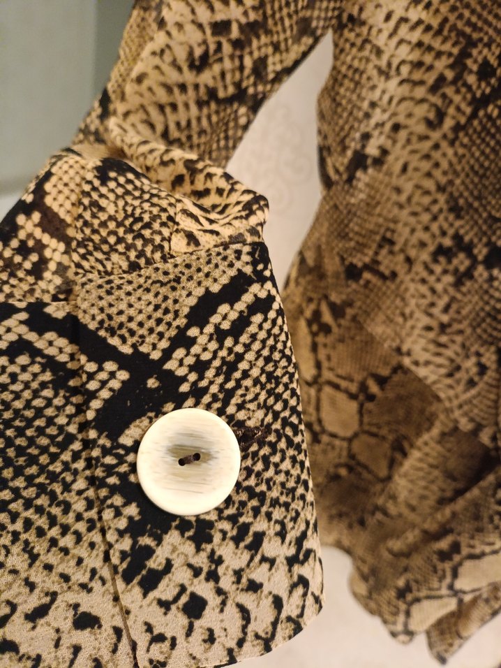 Drapeli Yılan Desenli Kadın Bluz - Görsel 3