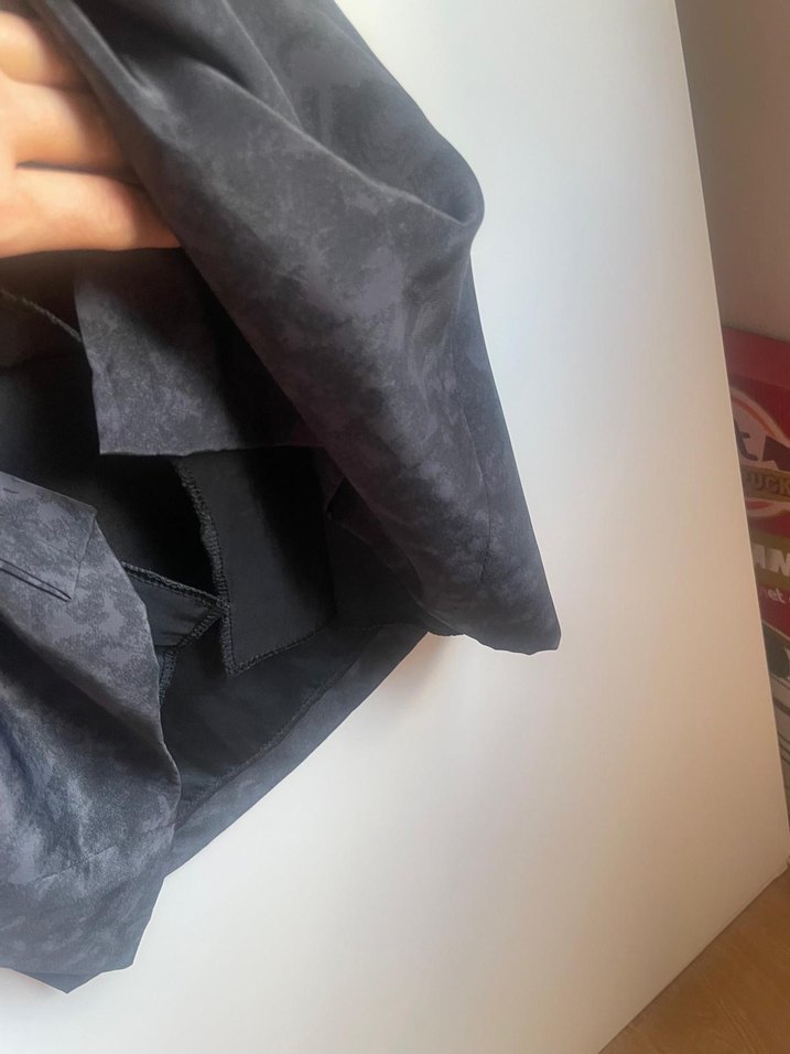 Gri Siyah Kolsuz İpek Elbise - Görsel 4