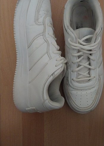 Beyaz Bağcıklı Kadın Spor Ayakkabı - Görsel 3