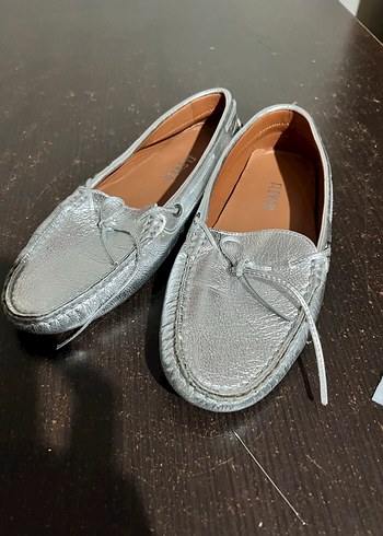 Gri Deri Kadın Loafer Ayakkabı