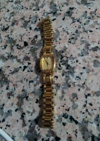 Kadın Parlak Altın Renkli Kemerli Vintage Saat
