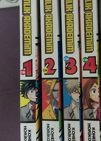 Beden Kahramanlık Akademim ( Boku no Hero Academia ) ilk 4 ciltler