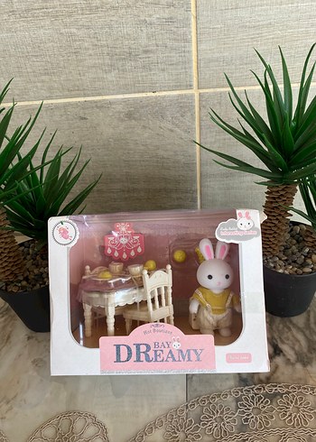 Pastel Beyaz Tavşan Figür ve Aksesuar Seti