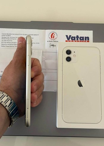 Beyaz iPhone 11 64GB - Görsel 2