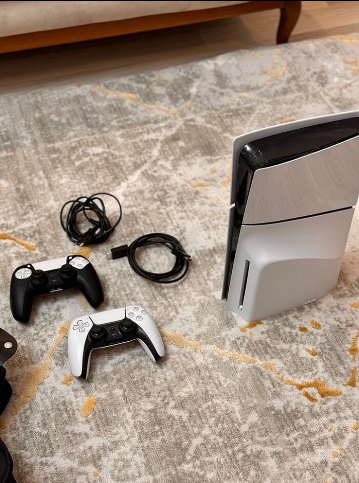 PS5 Oyun Konsolu ve Aksesuar Seti - Görsel 2