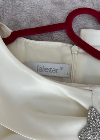 Beyaz Parlak Midi Kolsuz Elbise - Görsel 3