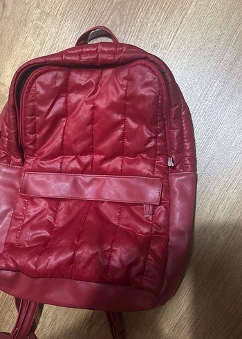  Beden Kadın Parlak Kırmızı Deri Sırt Çantası