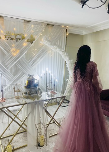 Abiye Pembe İşlemeli Uzun Kollu Nişan Elbisesi