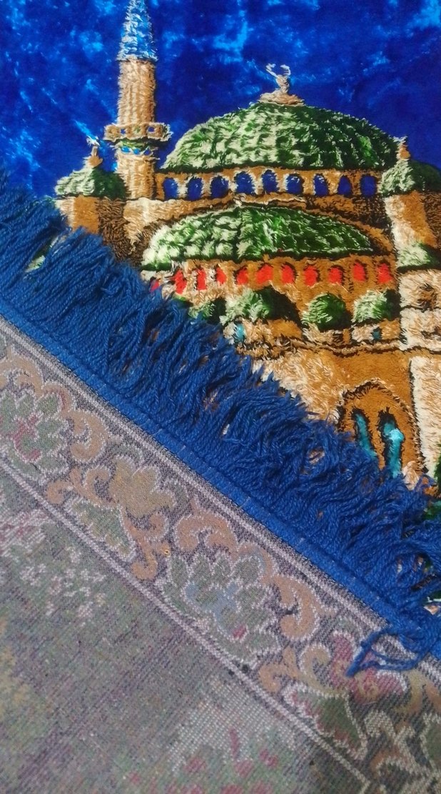 Çok Renkli Geleneksel Desenli Halı - Görsel 2