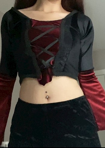 Bordo Siyah Bağcıklı Gotik bluz - Görsel 2