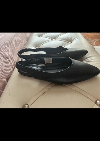 LC Waikiki Siyah Tokalı İnce Topuklu Kadın Babet