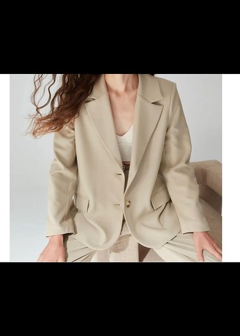 Bej Düğmeli Kadın Blazer Ceket