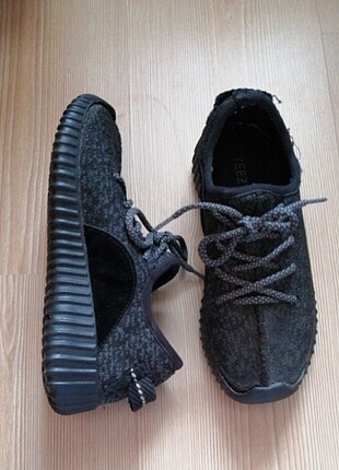 Adidas Yeezy Spor Ayakkabı